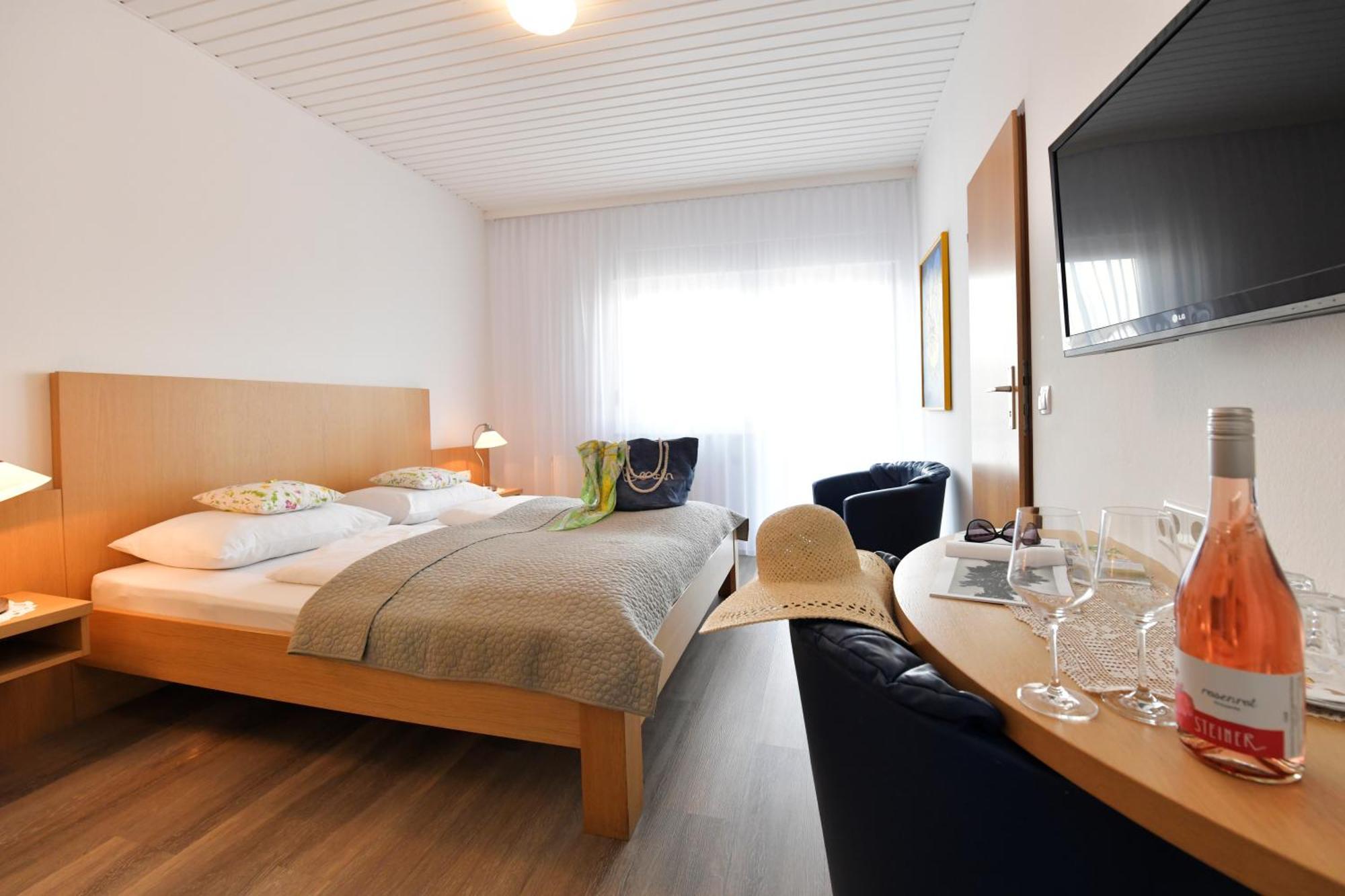 Haus Mariella Hotel Podersdorf am See Buitenkant foto