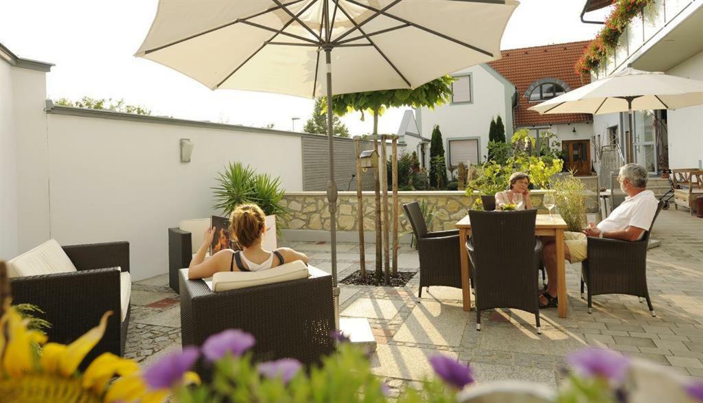 Haus Mariella Hotel Podersdorf am See Buitenkant foto